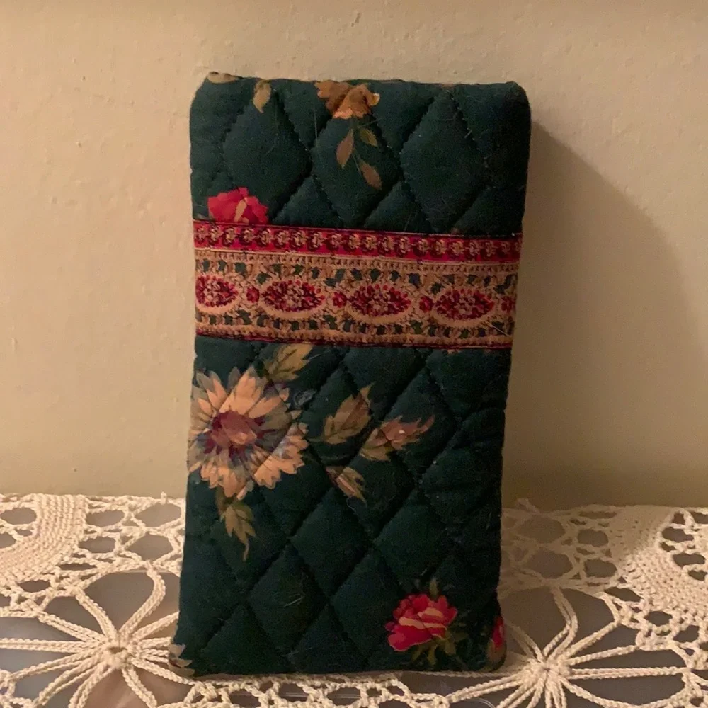 Vera Bradley Eyeglass Cover Pre owned pine green theme